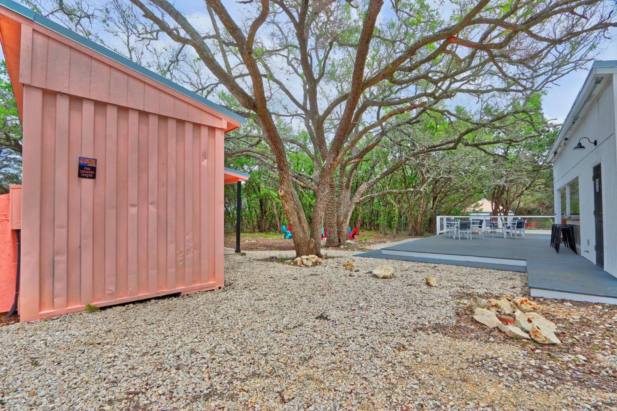 Вілла The Driftwoods - Pink Container House Екстер'єр фото